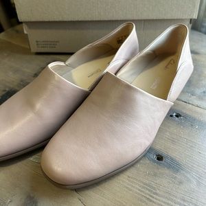 Clark’s Viola leather flats - new
